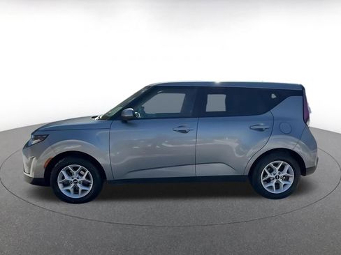 Used 2025 Kia Soul LX w/ LX Technology Package image 9
