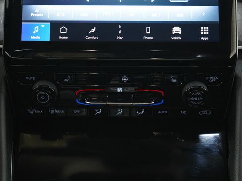 Used 2023 Jeep Grand Cherokee 4WD 4xe image 19