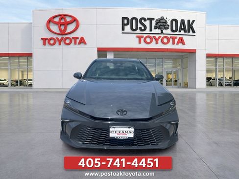 New 2026 Toyota Camry SE w/ Convenience Package FWD image 3