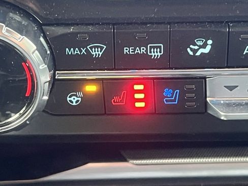 Used 2026 Ford F250 Platinum w/ FX4 Off-Road Package image 11