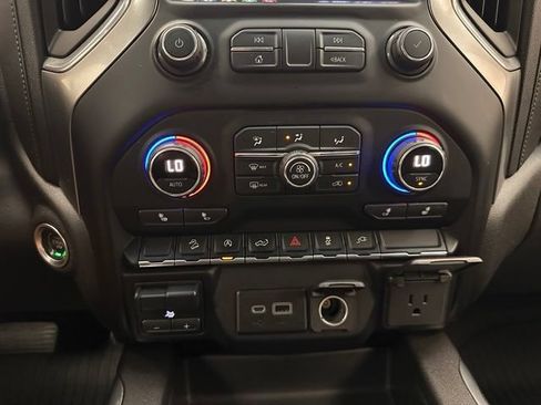 Used 2020 Chevrolet Silverado 1500 RST AWD/4WD image 9