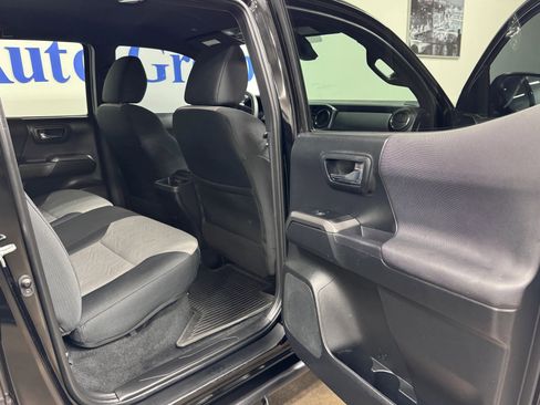 Used 2023 Toyota Tacoma TRD Off-Road w/ Black Out Package (TMS) image 15