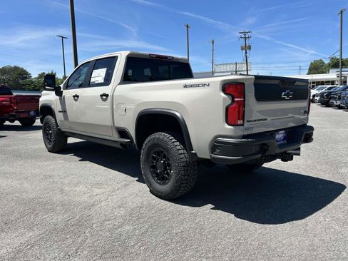 New 2026 Chevrolet Silverado 2500 ZR2 w/ ZR2 Bison Edition AWD/4WD image 5