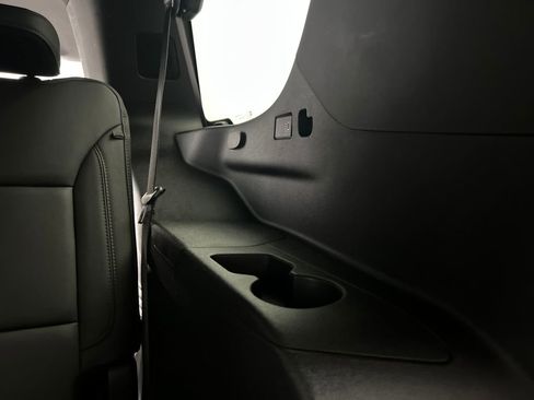 Used 2025 Chevrolet Tahoe LT image 33