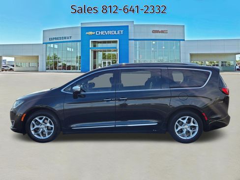 Used 2020 Chrysler Pacifica Limited FWD image 4
