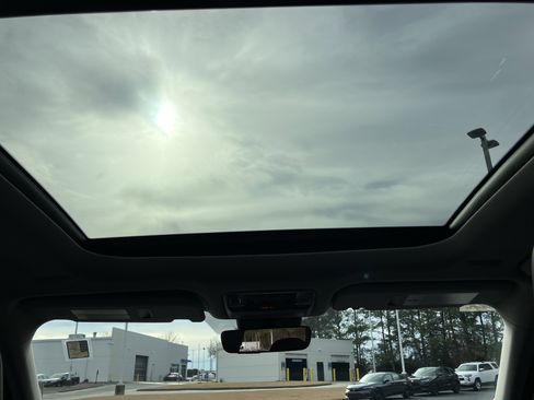 Used 2025 Toyota Grand Highlander FWD image 32