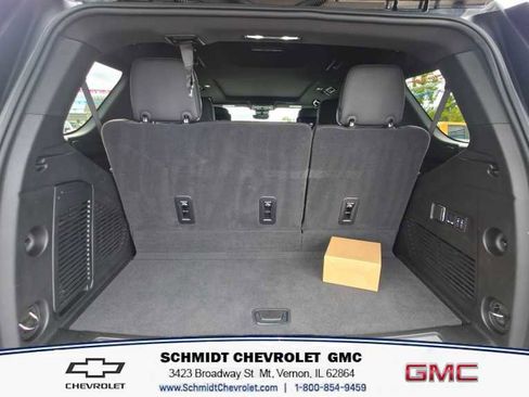 Used 2025 GMC Yukon AT4 Ultimate image 9