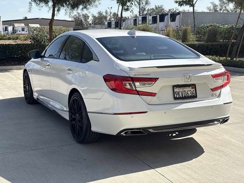 Used 2018 Honda Accord Touring image 5