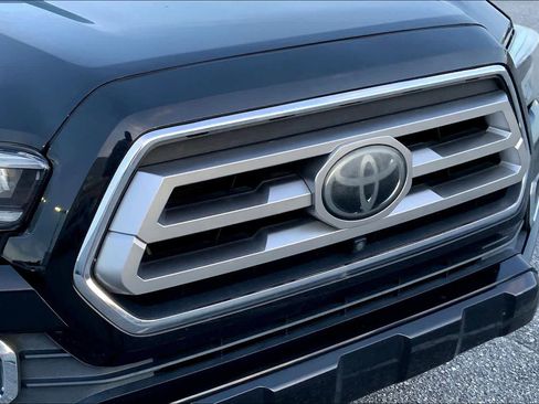 Used 2020 Toyota Tacoma Limited image 29