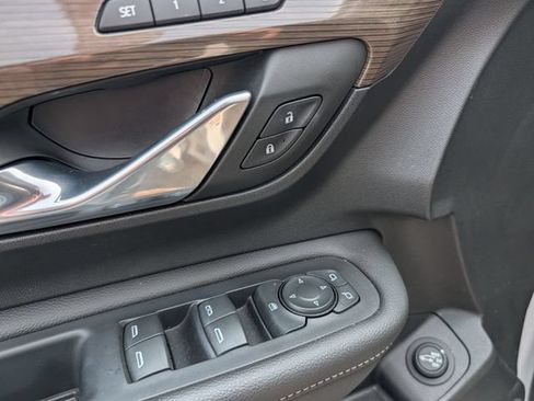 Used 2023 GMC Terrain Denali AWD/4WD image 16