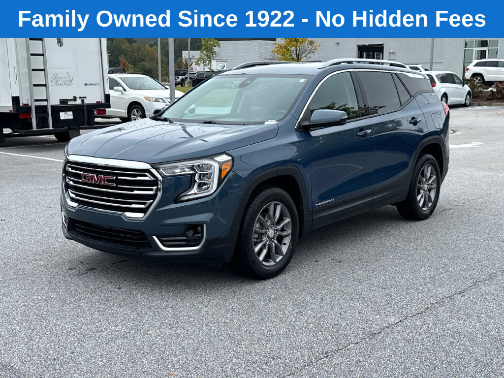 Used 2024 GMC Terrain SLT AWD/4WD image 3