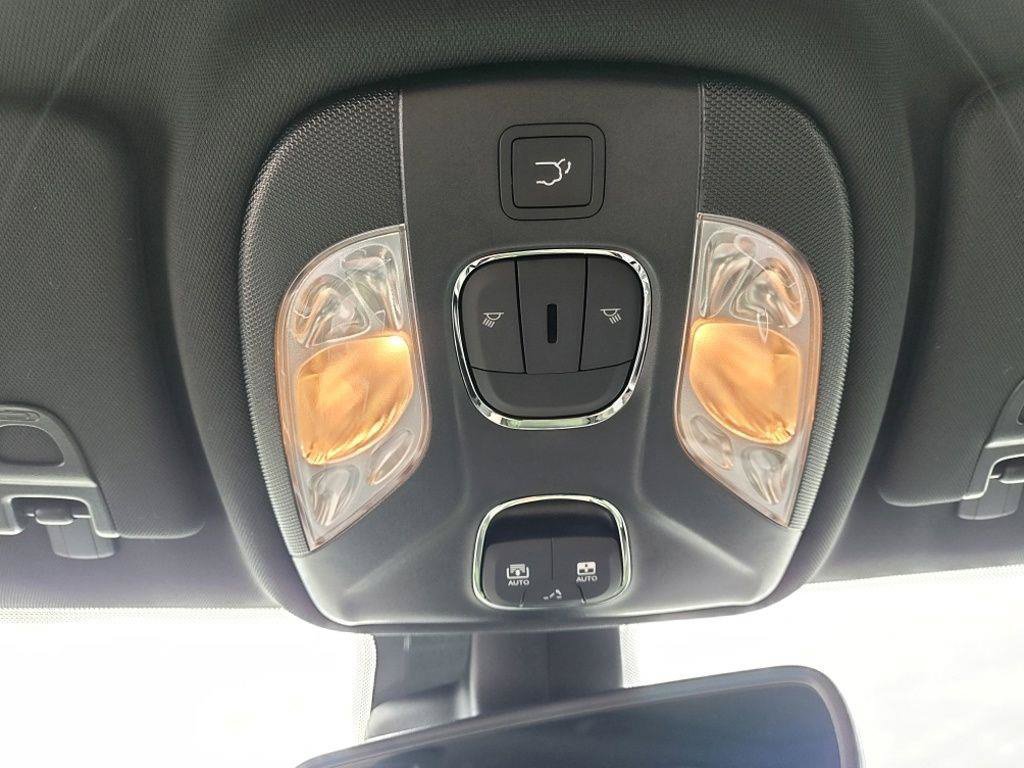 New 2026 Jeep Compass Trailhawk w/ Sun, Sound & Navigation Group AWD/4WD image 24