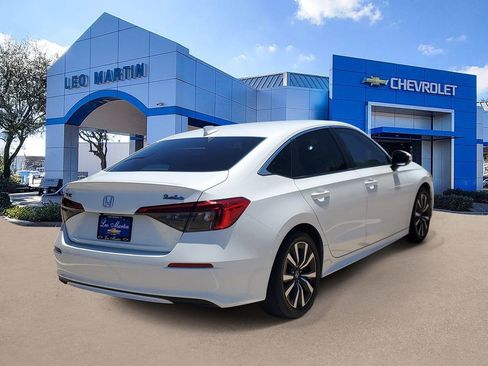 Used 2024 Honda Civic EX image 4