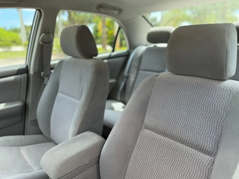 Used 2005 Toyota Corolla S FWD image 19