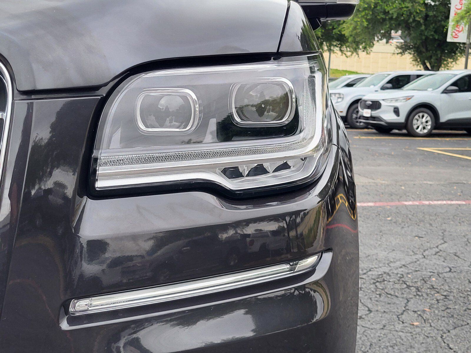 Used 2024 Lincoln Navigator Reserve AWD/4WD image 9