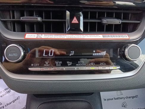 Used 2026 Toyota Corolla LE FWD image 23