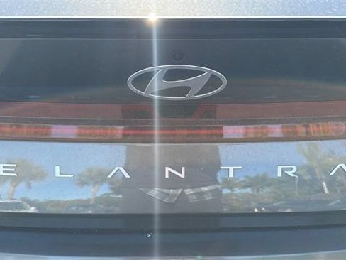 Used 2025 Hyundai Elantra SEL FWD image 9