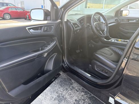 Used 2024 Ford Edge Titanium image 16