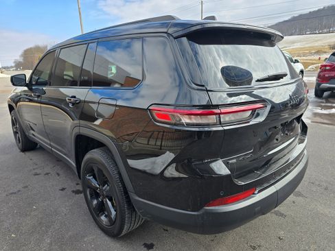 Used 2021 Jeep Grand Cherokee L Laredo image 5