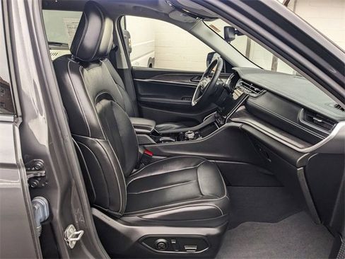 Certified 2022 Jeep Grand Cherokee Limited image 31