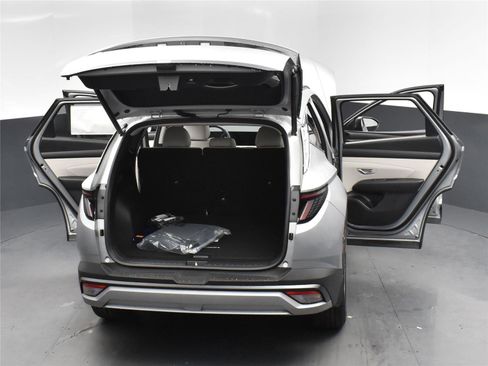 Used 2025 Hyundai Tucson SEL image 17
