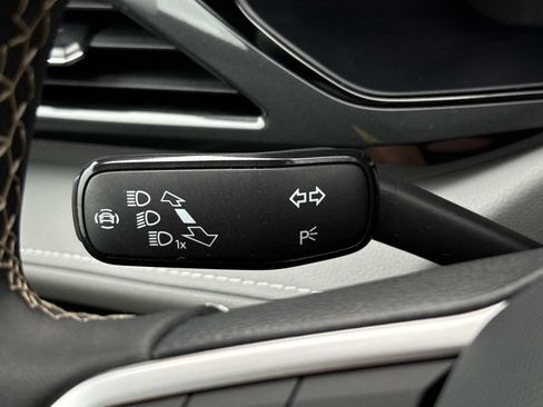 Used 2023 Volkswagen Taos SEL AWD/4WD image 23