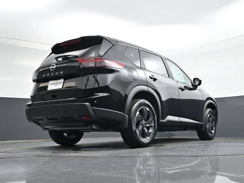 Certified 2026 Nissan Rogue SV FWD image 39