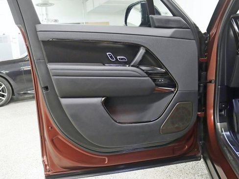 Used 2025 Land Rover Range Rover Sport SV Edition Two image 40