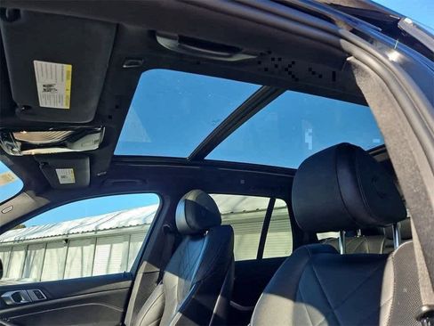 Used 2023 BMW X5 xDrive40i w/ Premium Package image 16