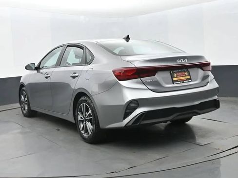 Used 2023 Kia Forte LXS FWD image 9