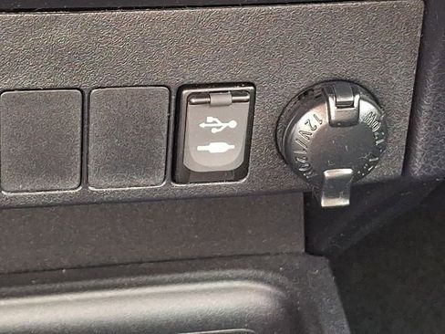 Used 2016 Toyota RAV4 XLE image 24