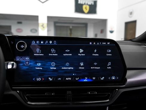 Used 2026 Chevrolet Equinox EV RS FWD image 28