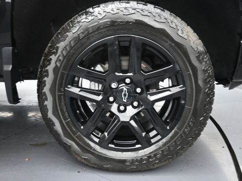 Used 2025 Chevrolet Silverado 1500 LT Trail Boss AWD/4WD image 15