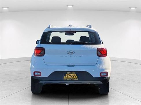 New 2026 Hyundai Venue SEL image 4