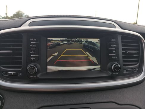 Used 2020 Kia Sorento EX AWD/4WD image 26