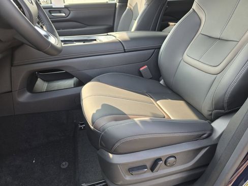 New 2025 Nissan Armada SL w/ Captain's Chari Seat Package image 14