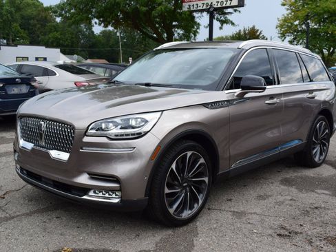 Used 2020 Lincoln Aviator Reserve w/ Equipment Group 202A AWD/4WD image 2