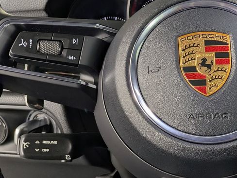 Certified 2023 Porsche Macan AWD/4WD image 36