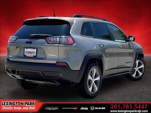 Used 2020 Jeep Cherokee Latitude w/ Quick Order Package 26F North AWD/4WD image 5