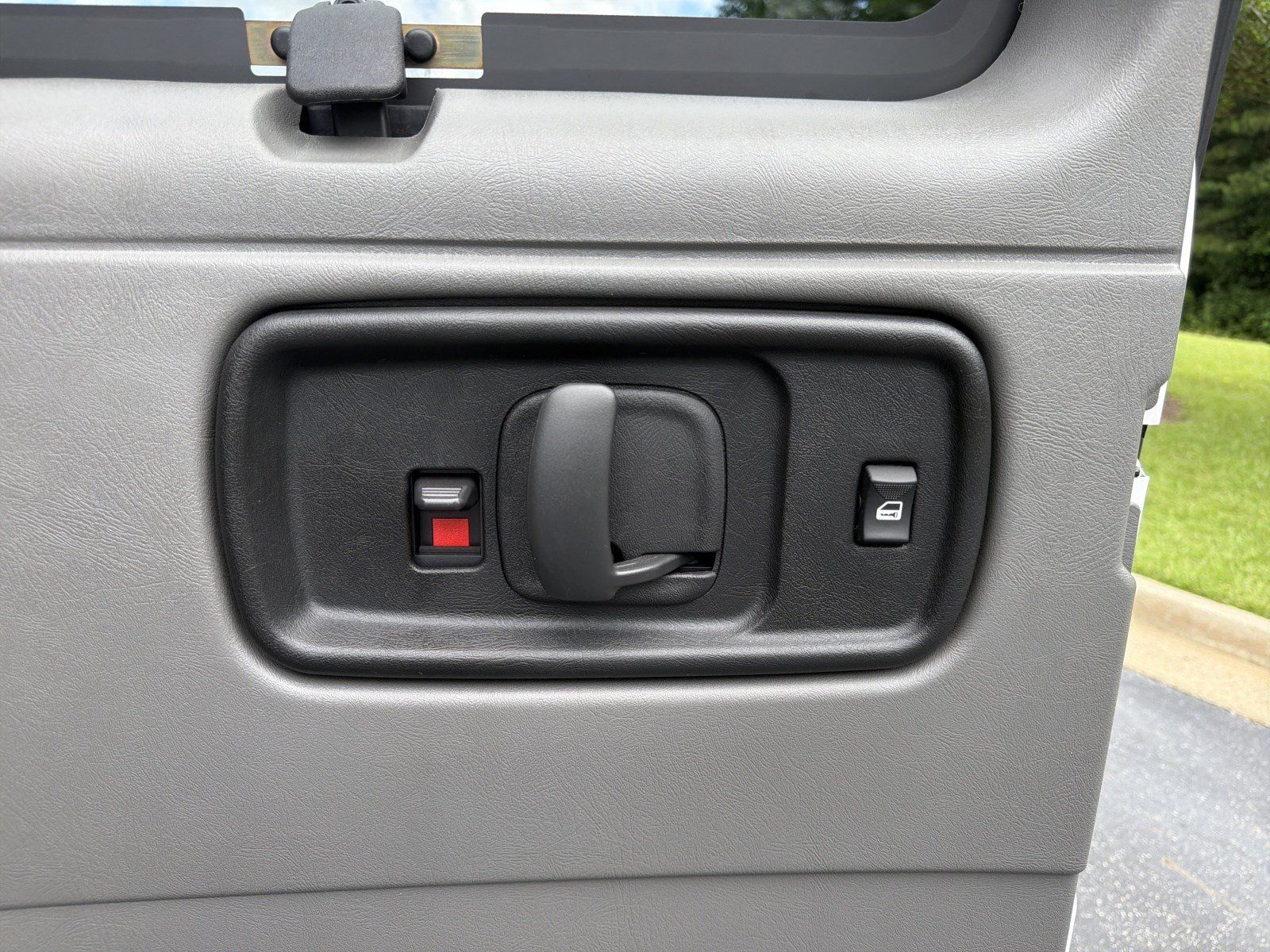 Used 2022 Chevrolet Express 2500 LT RWD image 20
