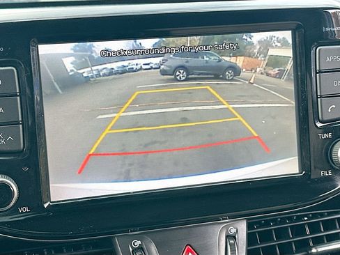 Used 2018 Hyundai Elantra GT image 13