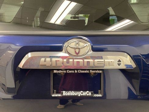 Used 2016 Toyota 4Runner Limited image 18