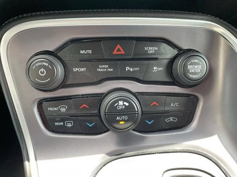 Used 2019 Dodge Challenger GT w/ Driver Convenience Group image 19