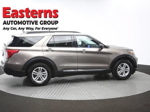 Used 2021 Ford Explorer XLT w/ Equipment Group 202A AWD/4WD image 43