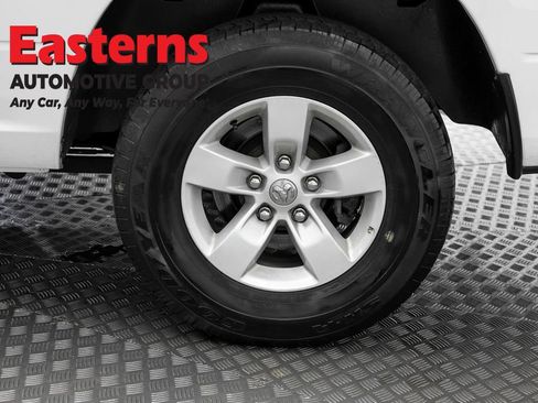 Used 2023 RAM 1500 Tradesman w/ Chrome Appearance Group RWD image 32
