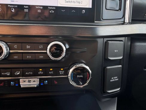 Used 2024 Ford F350 Lariat w/ Black Appearance Package image 26