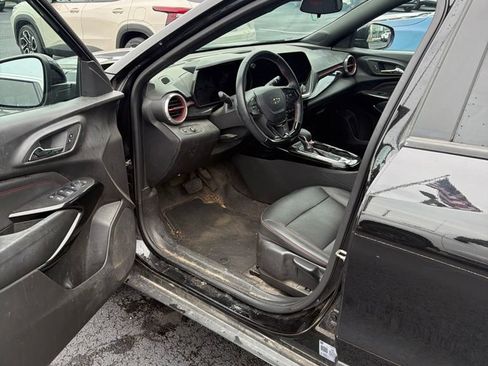 Used 2024 Chevrolet Trax RS FWD image 4