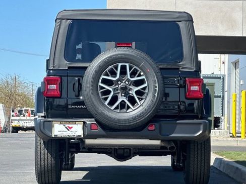 New 2025 Jeep Wrangler Unlimited Sahara AWD/4WD image 8