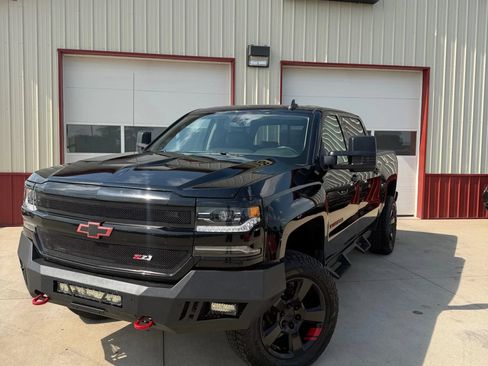 Used 2018 Chevrolet Silverado 1500 LTZ Z71 w/ Redline Edition AWD/4WD image 3