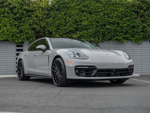 Used 2023 Porsche Panamera 4 Platinum Edition w/ Assistance Package image 14